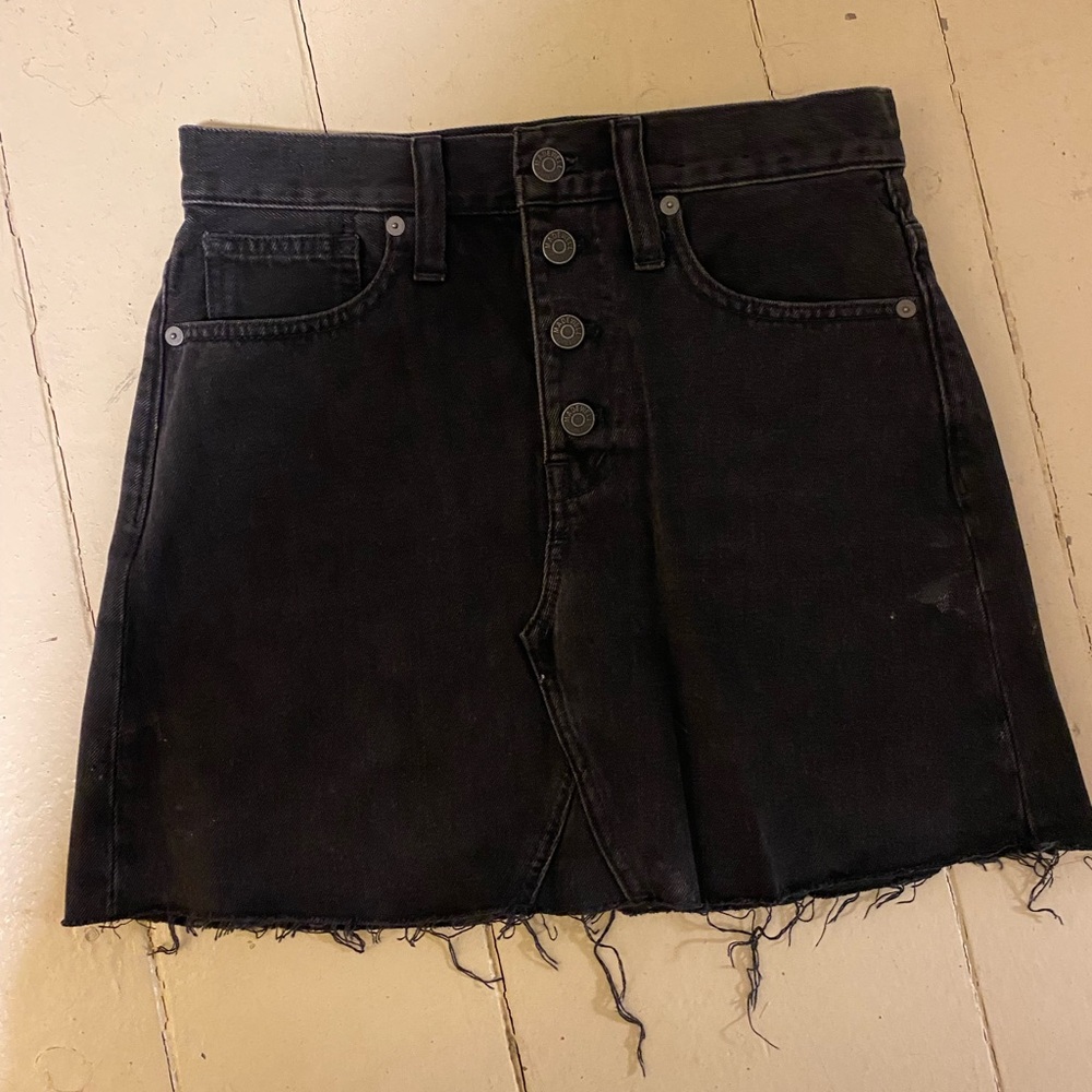 Madewell black denim frayed skirt size 25